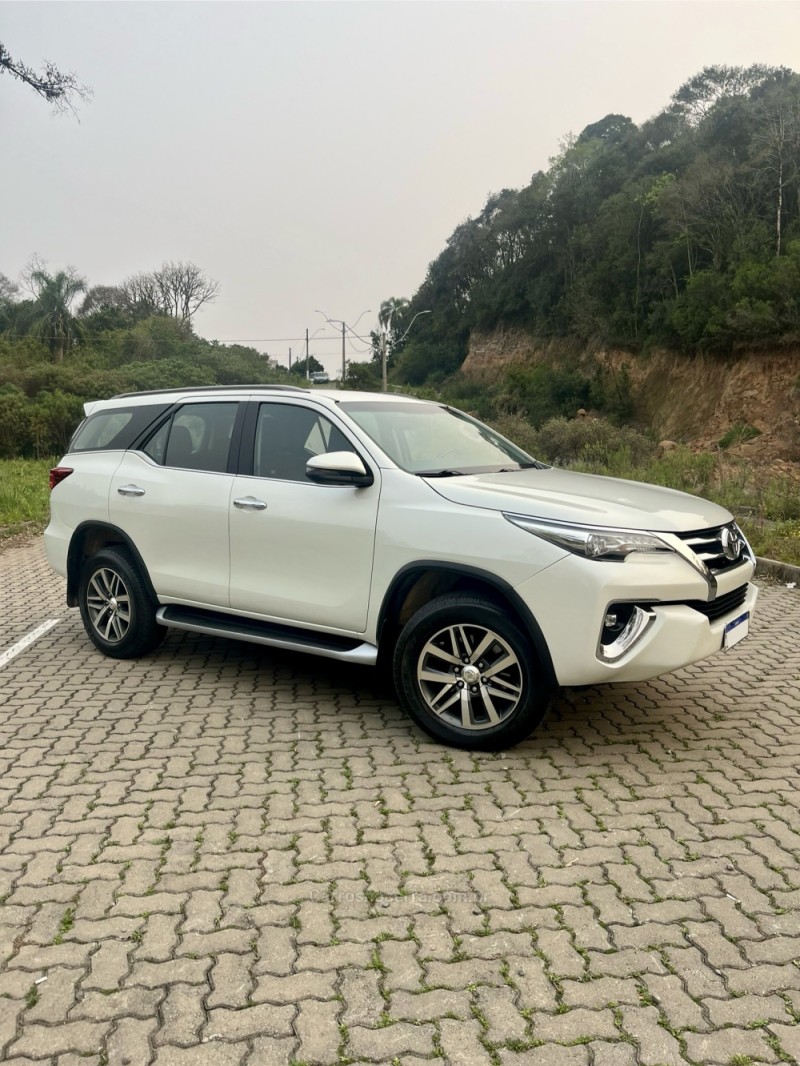 hilux sw4 2.8 srx 4x4 16v turbo intercooler diesel 4p automatico 2019 carlos barbosa