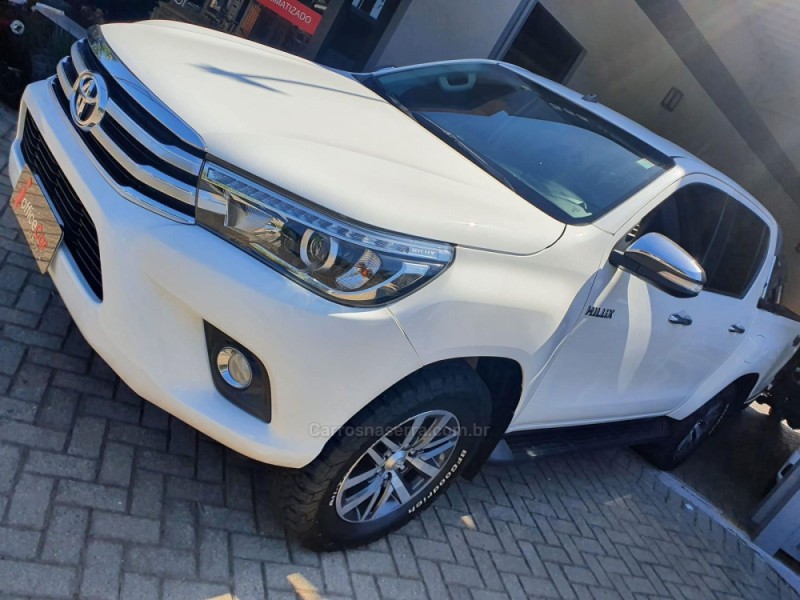 HILUX 2.8 SRX 4X4 CD 16V DIESEL 4P AUTOMÁTICO - 2017 - TRêS COROAS