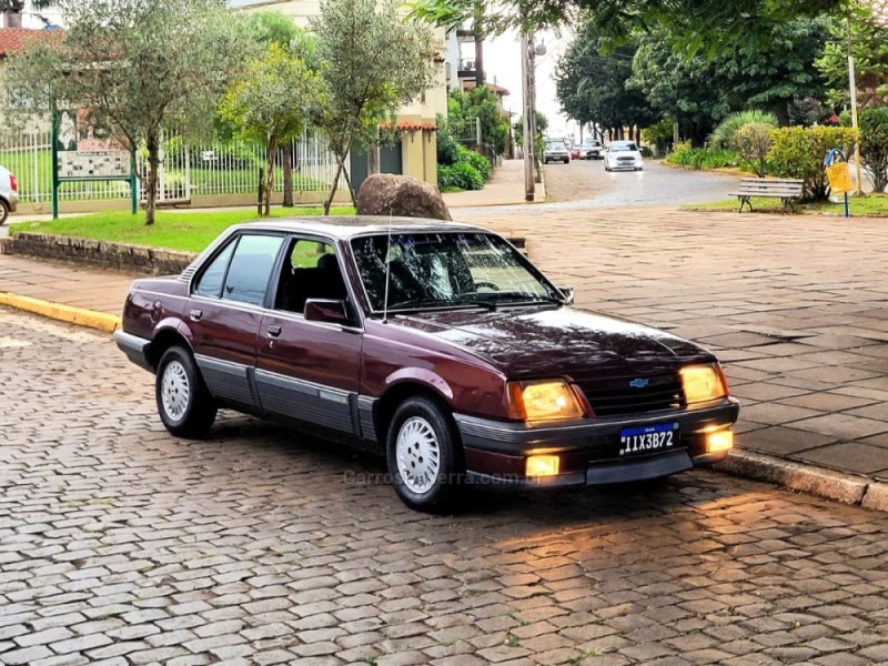 MONZA 2.0 MPFI CLASSIC SE 8V GASOLINA 4P MANUAL - 1990 - VACARIA