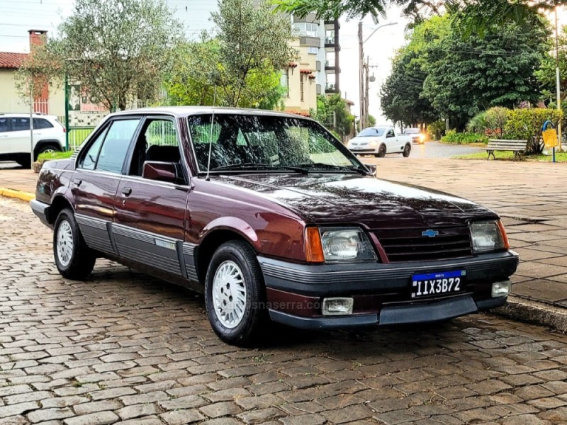 MONZA 2.0 MPFI CLASSIC SE 8V GASOLINA 4P MANUAL - 1990 - VACARIA