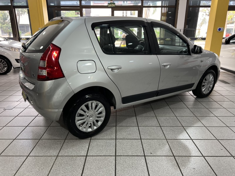 SANDERO 1.6 PRIVILÉGE 8V FLEX 4P MANUAL - 2012 - CAXIAS DO SUL