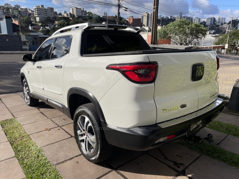 TORO 2.0 16V TURBO DIESEL VOLCANO 4WD AUTOMÁTICO - 2018 - CAXIAS DO SUL