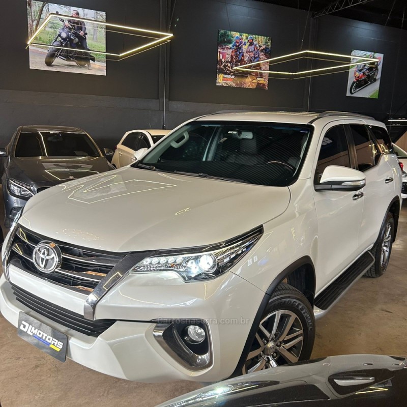 HILUX SW4 4.0 SRV 4X4 V6 24V GASOLINA 4P AUTOMÁTICO - 2016 - LAJEADO