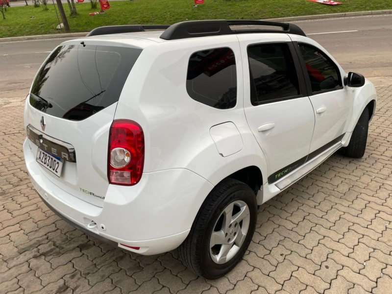 DUSTER 2.0 TECH ROAD II 4X2 16V FLEX 4P AUTOMÁTICO - 2015 - CAXIAS DO SUL