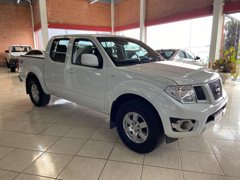 FRONTIER 2.5 S 4X4 CD TURBO ELETRONIC DIESEL 4P MANUAL - 2016 - FARROUPILHA