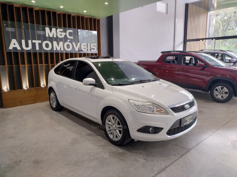 FOCUS 2.0 GHIA 16V FLEX 4P MANUAL - 2011 - CAXIAS DO SUL