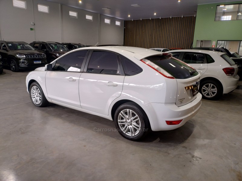 FOCUS 2.0 GHIA 16V FLEX 4P MANUAL - 2011 - CAXIAS DO SUL