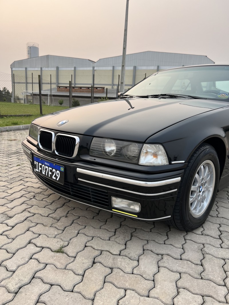 325I 2.5 SEDAN 24V GASOLINA 4P AUTOMÁTICO - 1992 - ANTôNIO PRADO