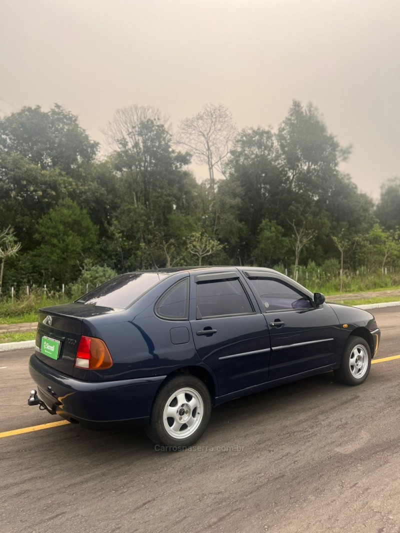 POLO 1.8 MI CLASSIC SEDAN 8V GASOLINA 4P MANUAL - 1998 - CARLOS BARBOSA