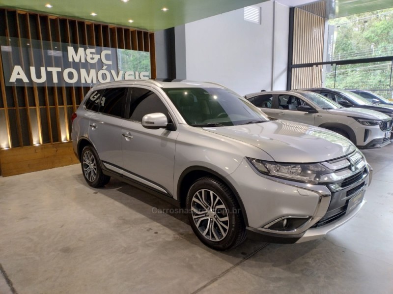 OUTLANDER 3.0 GT 4X4 V6 24V GASOLINA 4P AUTOMÁTICO - 2018 - CAXIAS DO SUL