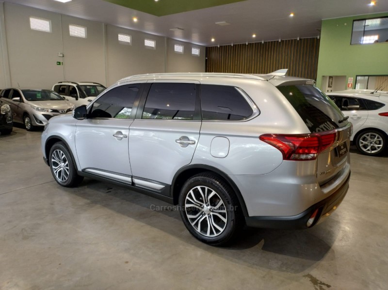 OUTLANDER 3.0 GT 4X4 V6 24V GASOLINA 4P AUTOMÁTICO - 2018 - CAXIAS DO SUL