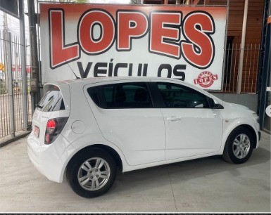 SONIC 1.6 LT 16V FLEX 4P MANUAL - 2014 - PORTãO