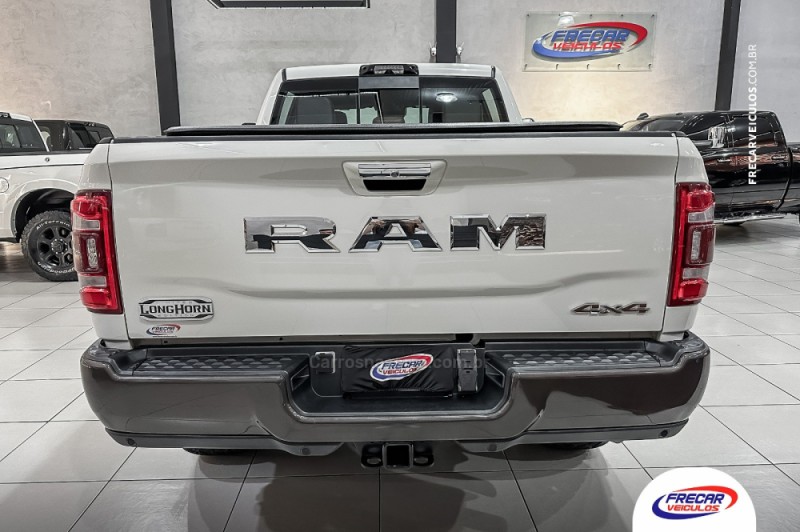 3500 LARAMIE 6.7 LONGHORN CD 4X4 TURBO DIESEL 4P AUTOMÁTICA - 2022 - SARANDI