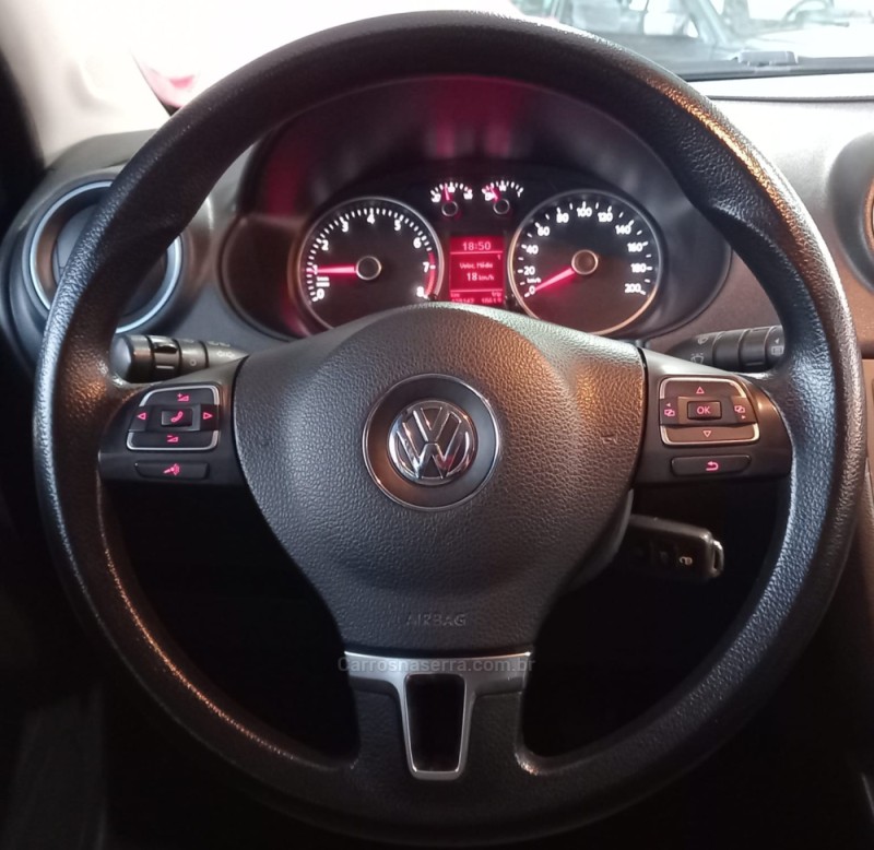 VOYAGE 1.0 MI TRENDLINE 8V FLEX 4P MANUAL - 2014 - CAXIAS DO SUL