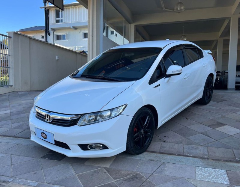 CIVIC 2.0 LXR 16V FLEX 4P AUTOMÁTICO - 2014 - NOVA PETRóPOLIS