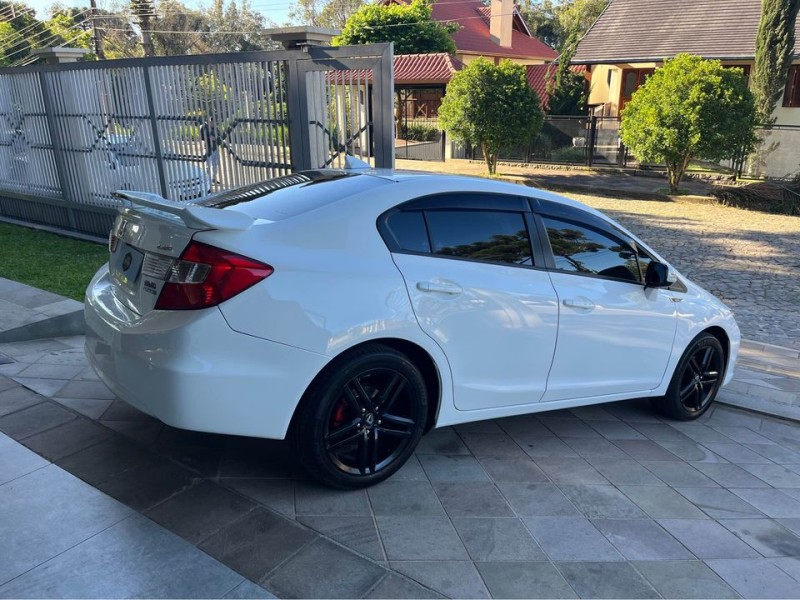 CIVIC 2.0 LXR 16V FLEX 4P AUTOMÁTICO - 2014 - NOVA PETRóPOLIS