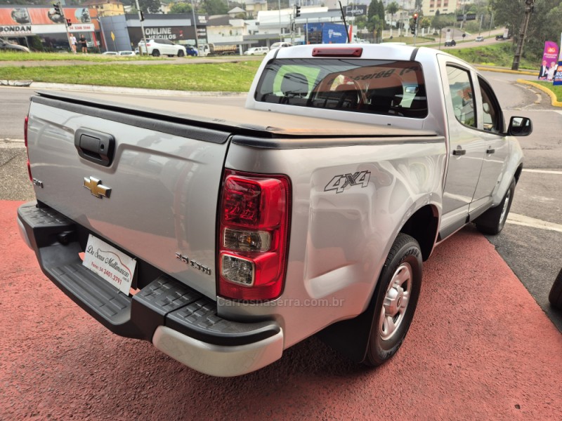 S10 2.8 LS 4X4 CD 16V TURBO DIESEL 4P MANUAL - 2022 - FARROUPILHA