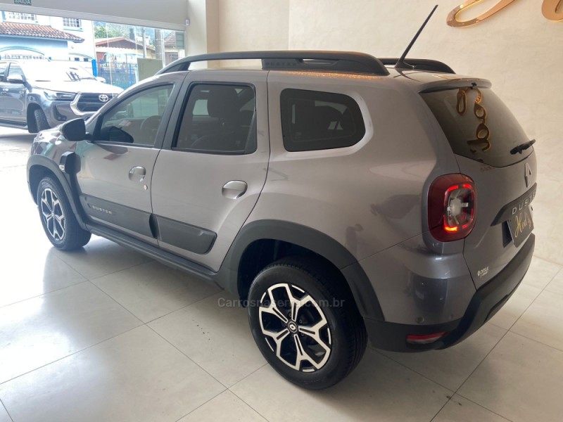 DUSTER 1.3 TCE ICONIC PLUS FLEX 4P AUTOMÁTICA - 2023 - CANELA