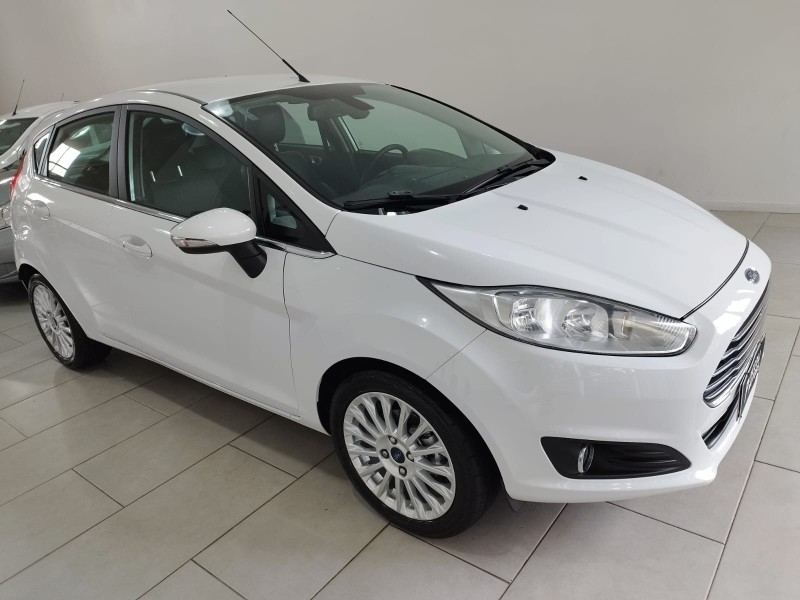 FIESTA 1.6 TITANIUM PLUS HATCH 16V FLEX 4P AUTOMÁTICO - 2016 - CAXIAS DO SUL