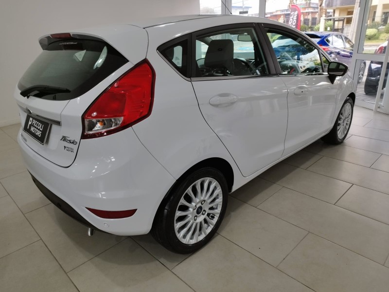 FIESTA 1.6 TITANIUM PLUS HATCH 16V FLEX 4P AUTOMÁTICO - 2016 - CAXIAS DO SUL