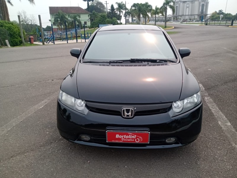 CIVIC 1.8 LXS 16V FLEX 4P MANUAL - 2008 - FARROUPILHA