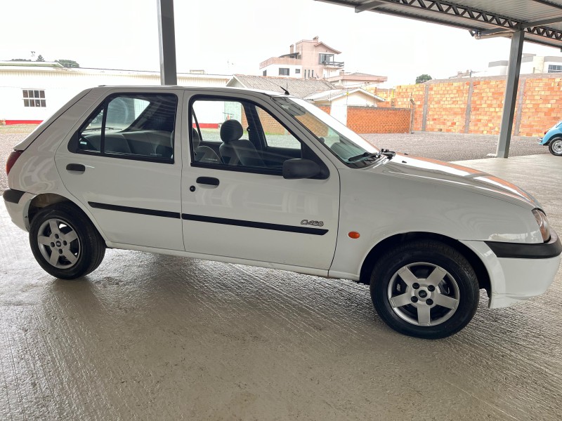 FIESTA 1.0 MPI GL CLASS 8V GASOLINA 4P MANUAL - 2001 - VACARIA