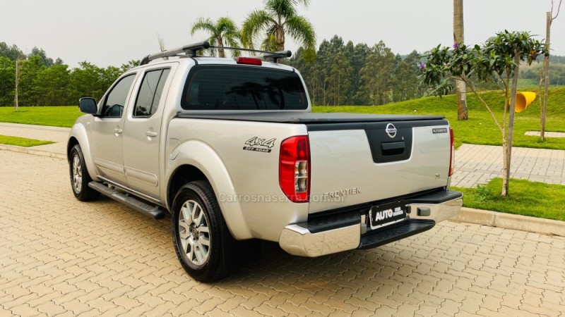 FRONTIER 2.5 SL 4X4 CD TURBO ELETRONIC DIESEL 4P AUTOMÁTICO - 2014 - DOIS IRMãOS