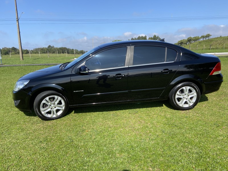 VECTRA 2.0 MPFI ELEGANCE 8V FLEX 4P MANUAL - 2010 - FARROUPILHA