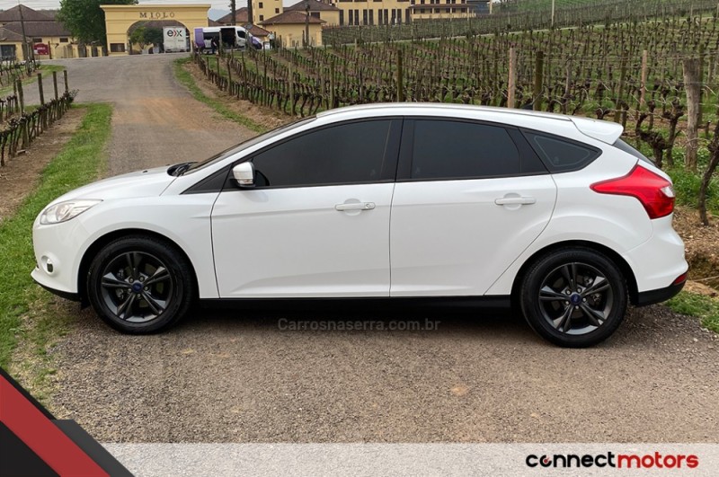 FOCUS 1.6 SE 16V FLEX 4P MANUAL - 2015 - BENTO GONçALVES