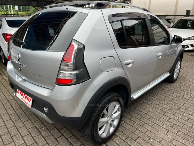 SANDERO 1.6 STEPWAY 8V FLEX 4P MANUAL - 2013 - FELIZ