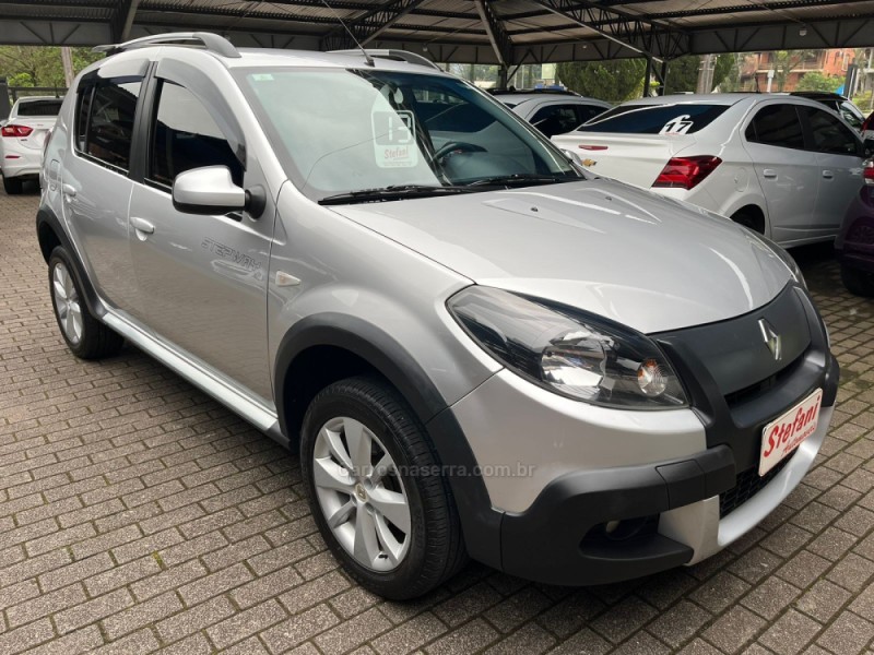 SANDERO 1.6 STEPWAY 8V FLEX 4P MANUAL - 2013 - FELIZ