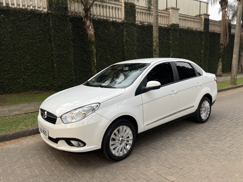 siena 1.6 mpi essence 16v flex 4p manual 2016 caxias do sul