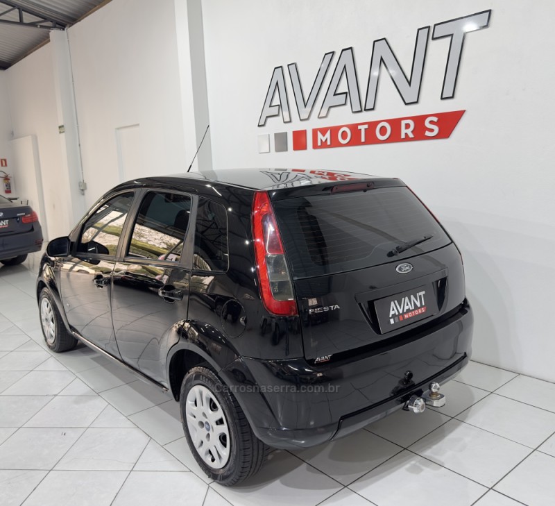 FIESTA 1.0 SE 8V FLEX 4P MANUAL - 2014 - NOVO HAMBURGO