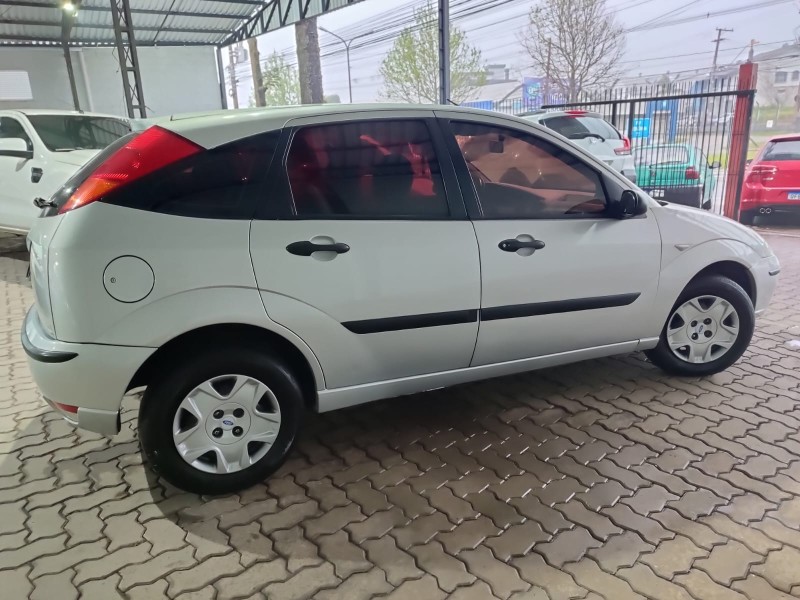 FOCUS 1.6 8V GASOLINA 4P MANUAL - 2006 - CAXIAS DO SUL