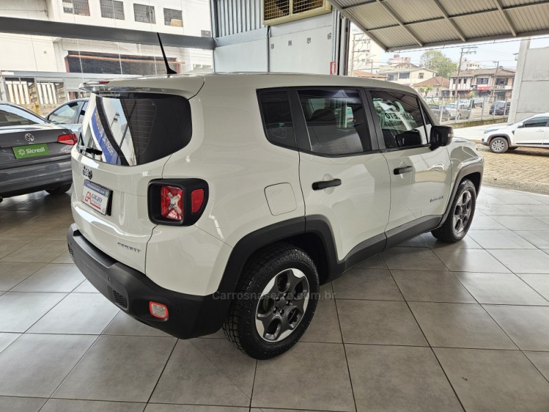 RENEGADE 1.8 16V FLEX SPORT 4P AUTOMÁTICO - 2016 - TAPEJARA