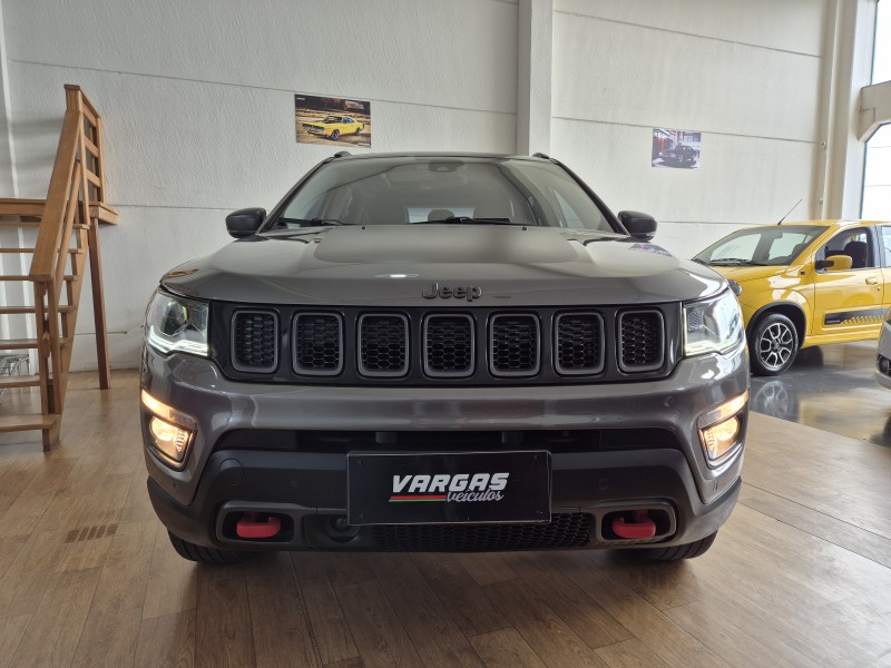 COMPASS 2.0 16V DIESEL TRAILHAWK 4X4 AUTOMÁTICO - 2018 - CAXIAS DO SUL