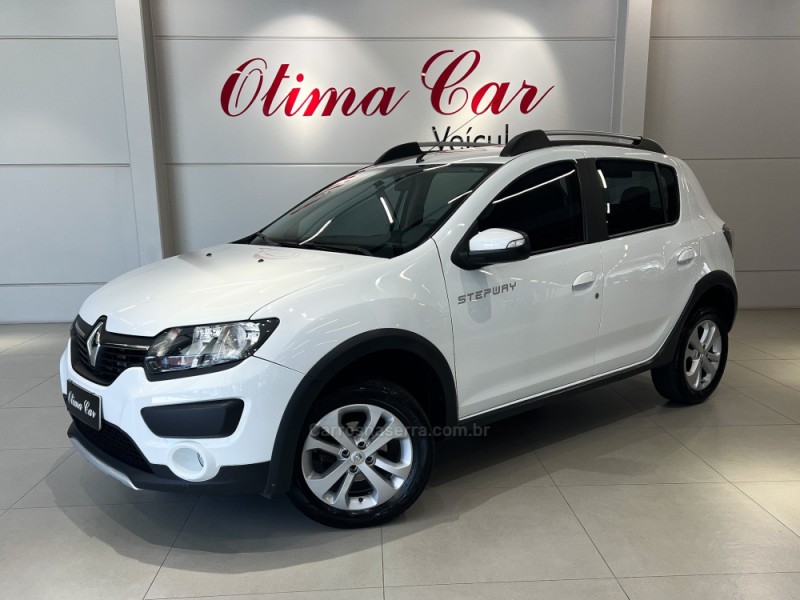 SANDERO 1.6 STEPWAY 8V FLEX 4P MANUAL - 2017 - FLORES DA CUNHA