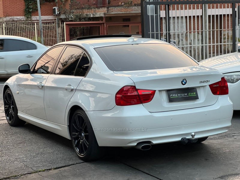 320I 2.0 16V GASOLINA 4P AUTOMÁTICO - 2011 - CAXIAS DO SUL