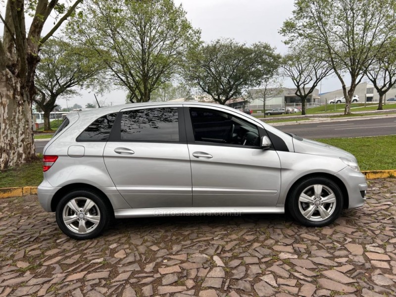 B 180 1.7 8V GASOLINA 4P AUTOMÁTICO - 2011 - DOIS IRMãOS