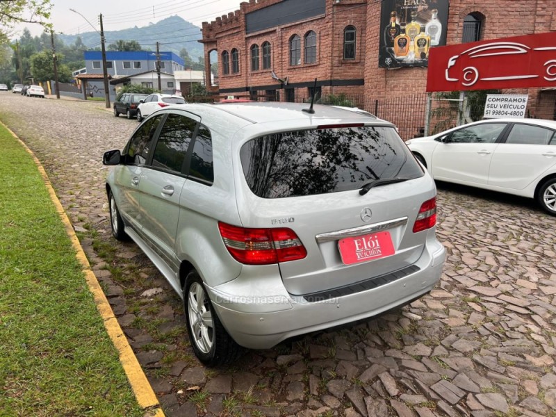 B 180 1.7 8V GASOLINA 4P AUTOMÁTICO - 2011 - DOIS IRMãOS