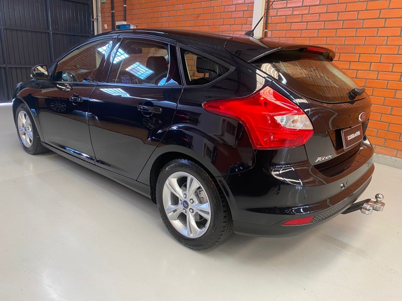 FOCUS 1.6 SE PLUS 16V FLEX 4P MANUAL - 2014 - BENTO GONçALVES