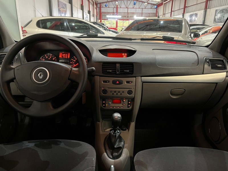 SYMBOL 1.6 PRIVILÈGE 16V FLEX 4P MANUAL - 2013 - NOVO HAMBURGO