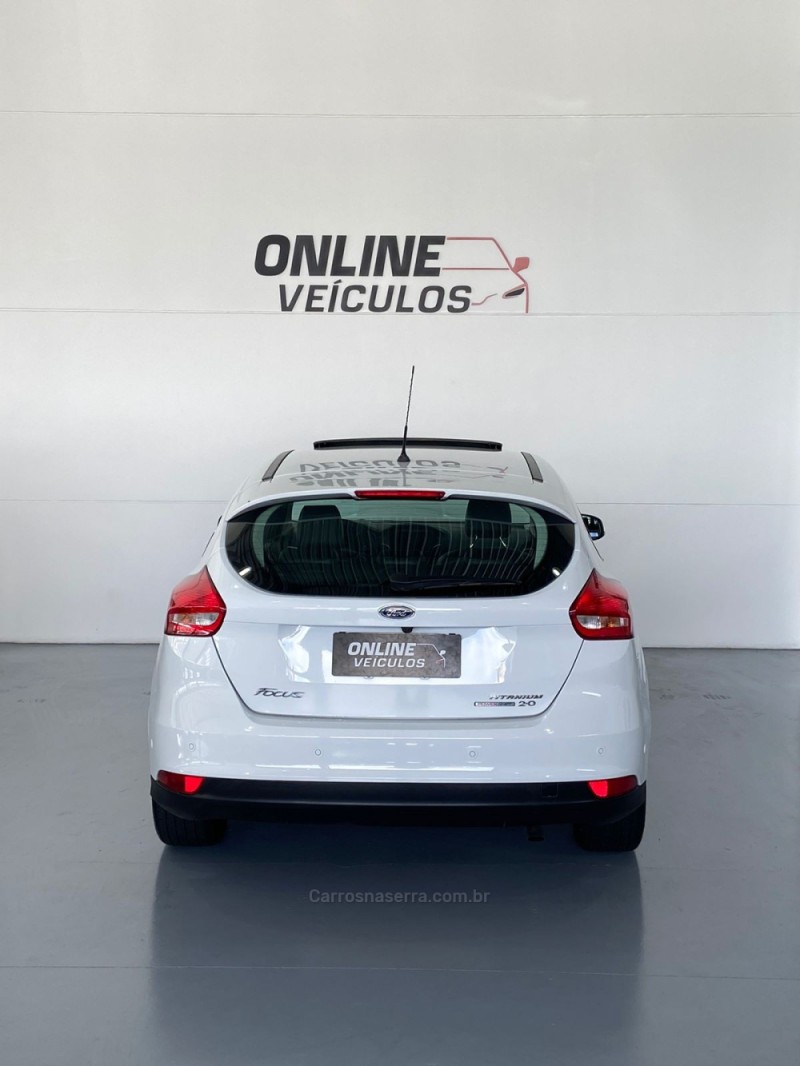 FOCUS 2.0 TITANIUM PLUS HATCH 16V FLEX 4P AUTO - 2016 - FARROUPILHA