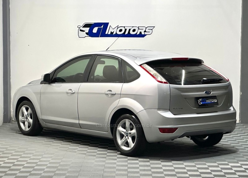 FOCUS 1.6 GLX 16V FLEX 4P MANUAL - 2013 - NOVO HAMBURGO