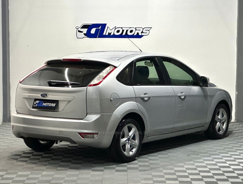 FOCUS 1.6 GLX 16V FLEX 4P MANUAL - 2013 - NOVO HAMBURGO