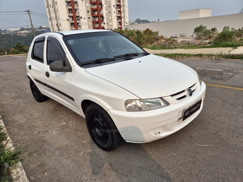 CELTA 1.4 MPFI 8V GASOLINA 4P MANUAL - 2004 - BENTO GONçALVES