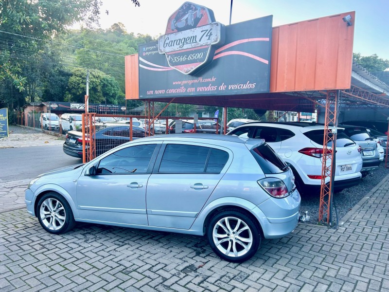 VECTRA 2.0 MPFI GT HATCH 8V FLEX 4P MANUAL - 2009 - TRêS COROAS