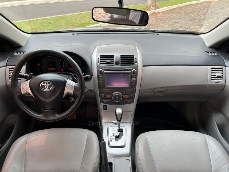 COROLLA 2.0 XEI 16V FLEX 4P AUTOMÁTICO - 2014 - DOIS IRMãOS