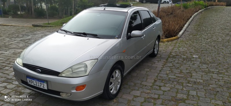 FOCUS 2.0 GHIA SEDAN 16V GASOLINA 4P MANUAL - 2001 - FARROUPILHA