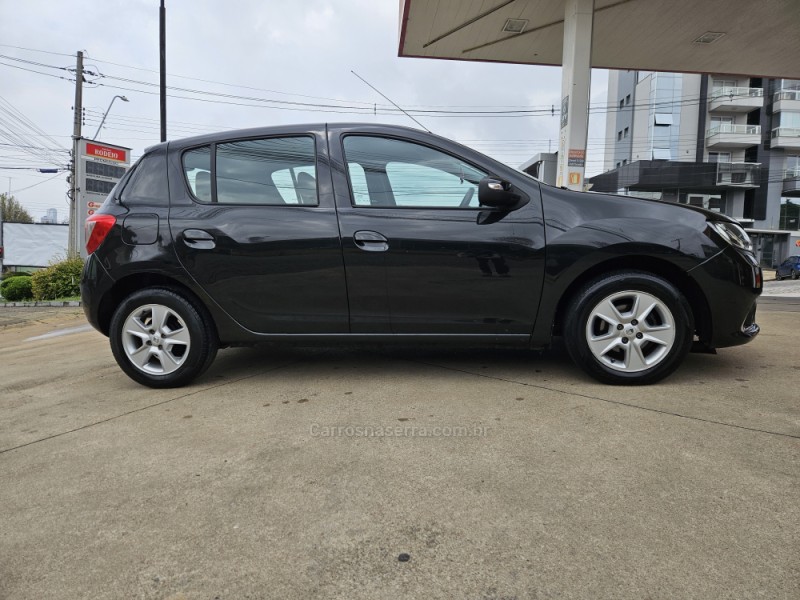 SANDERO 1.6 DYNAMIQUE 8V FLEX 4P MANUAL - 2015 - CAXIAS DO SUL